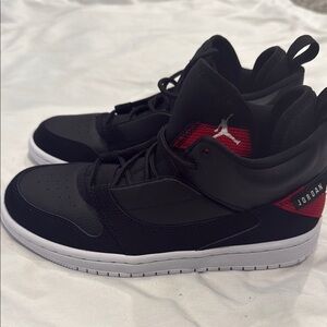Brand new, never worn Boys Air Jordan Fadeaway size 5